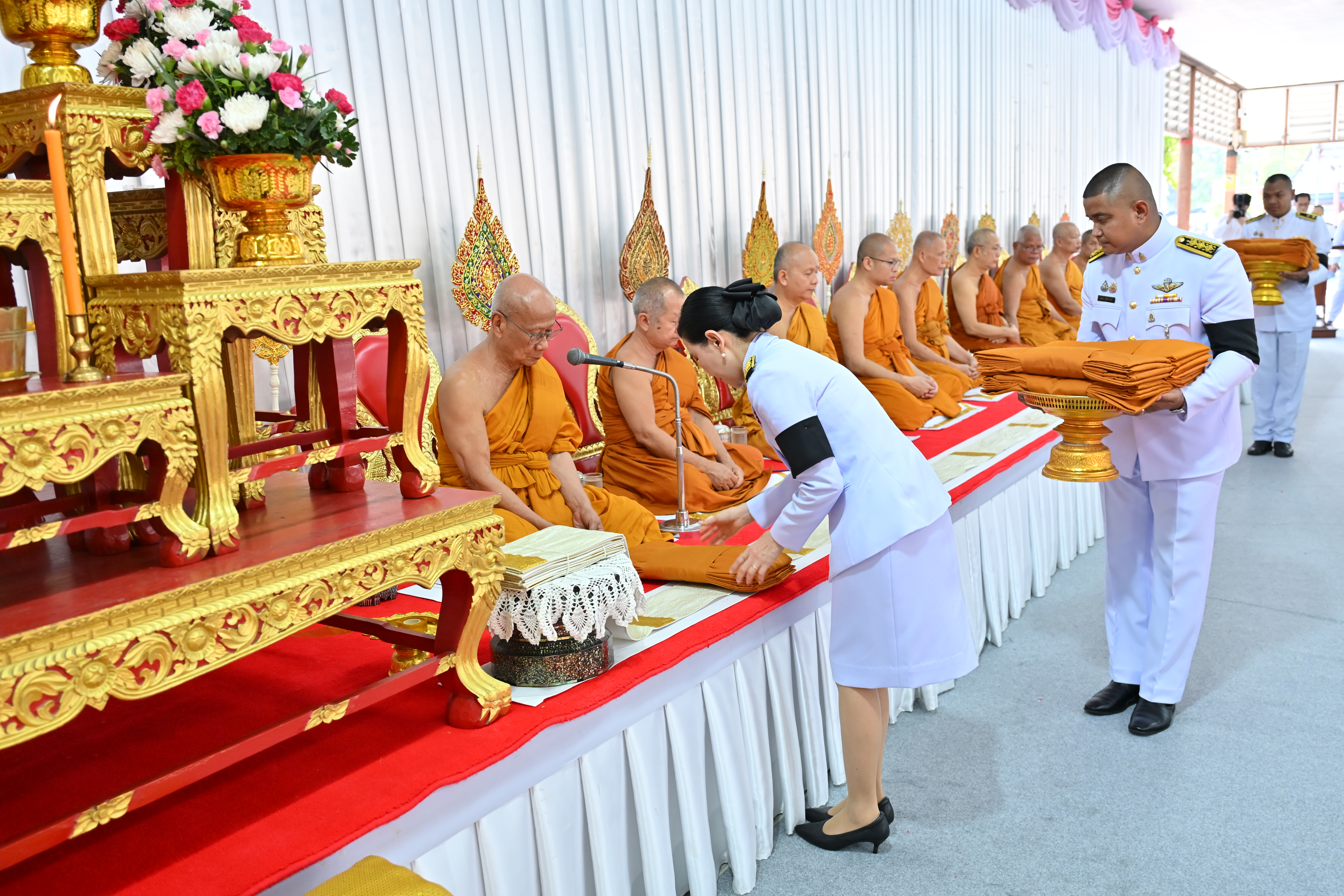 title - ส.ป.ก. นครปฐม เข้าร่วมพิธีสวดพระพุทธมนต์  และพิธีทำบุญตักบาตรถวายพระราชกุศล เนื่องในโอกาสการประกาศยกย่องพระเกียรติคุณ พระราชกรณียกิจ ในวาระครบ 100 ปี สมเด็จพระนางเจ้ารำไพพรรณี พระบรมราชินี ในรัชกาลที่ 7 